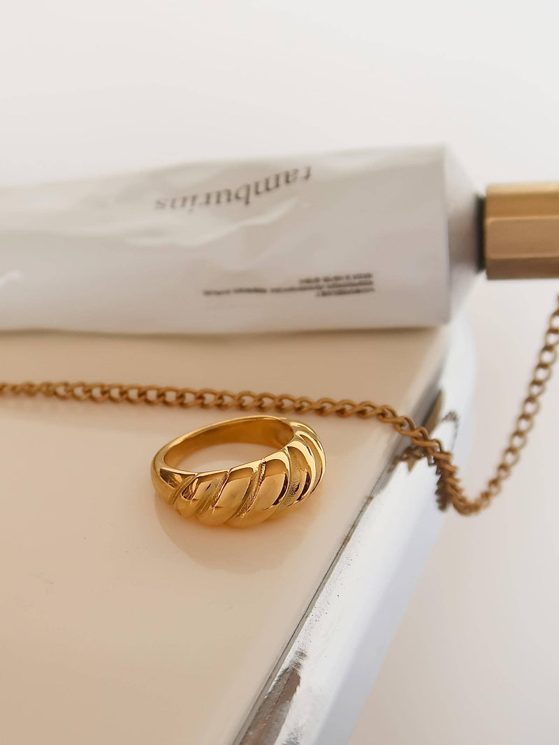 Wallace |  Croissant Ring