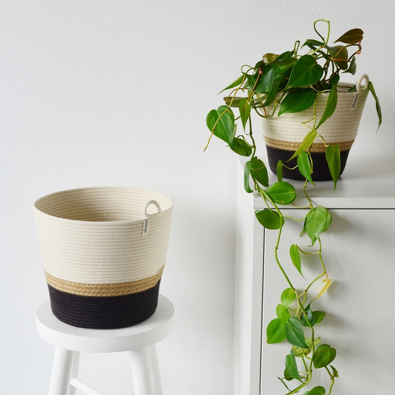 Planter | Jute . Holds 6in Plant