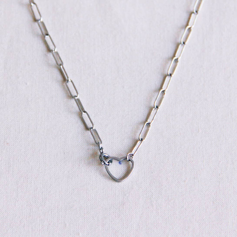 Cara | D-chain necklace with open heart