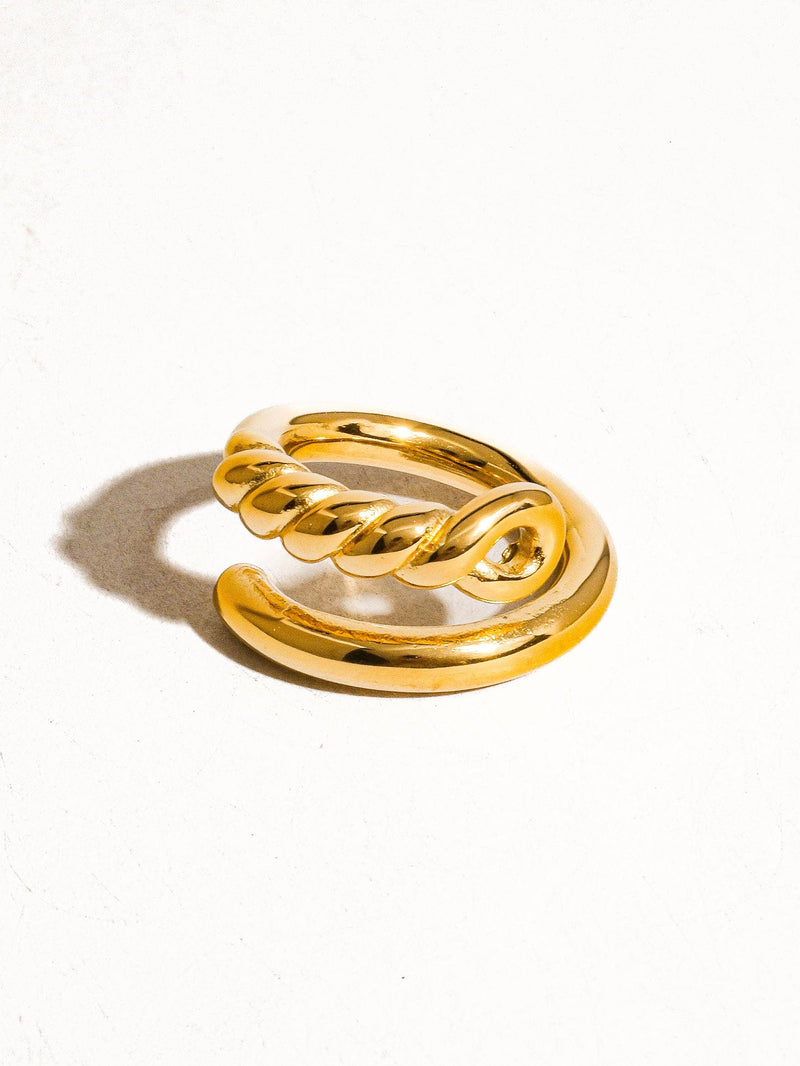 Zendaya |  18K Gold Non-Tarnish Braided Ring