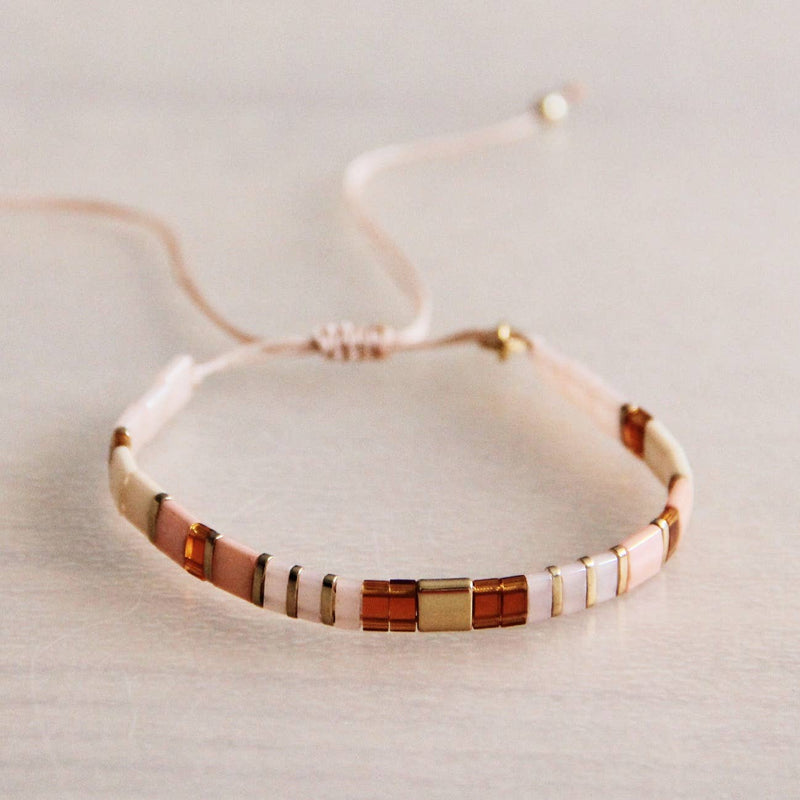 Tilabead bracelet salmon/rust/nude/goldplated