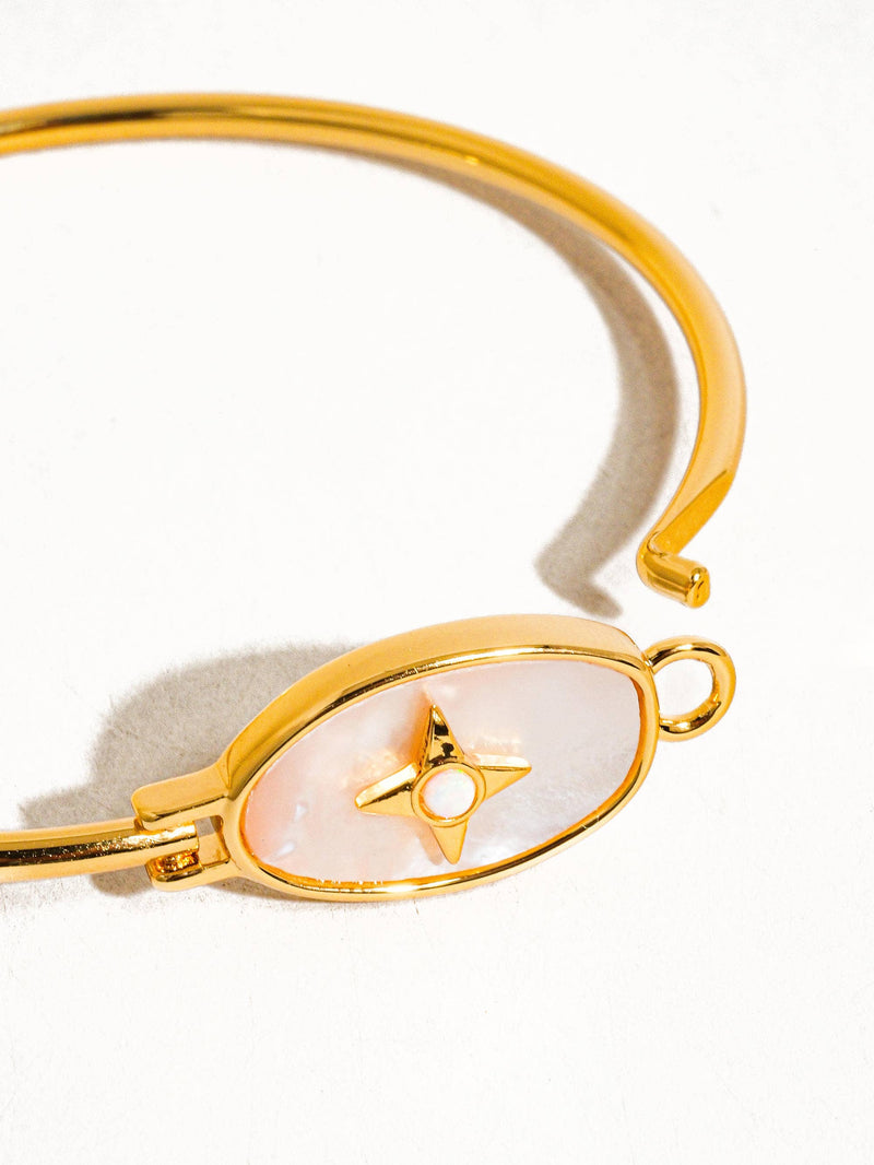 Aileen | Gold Vintage Star Shell Bangle