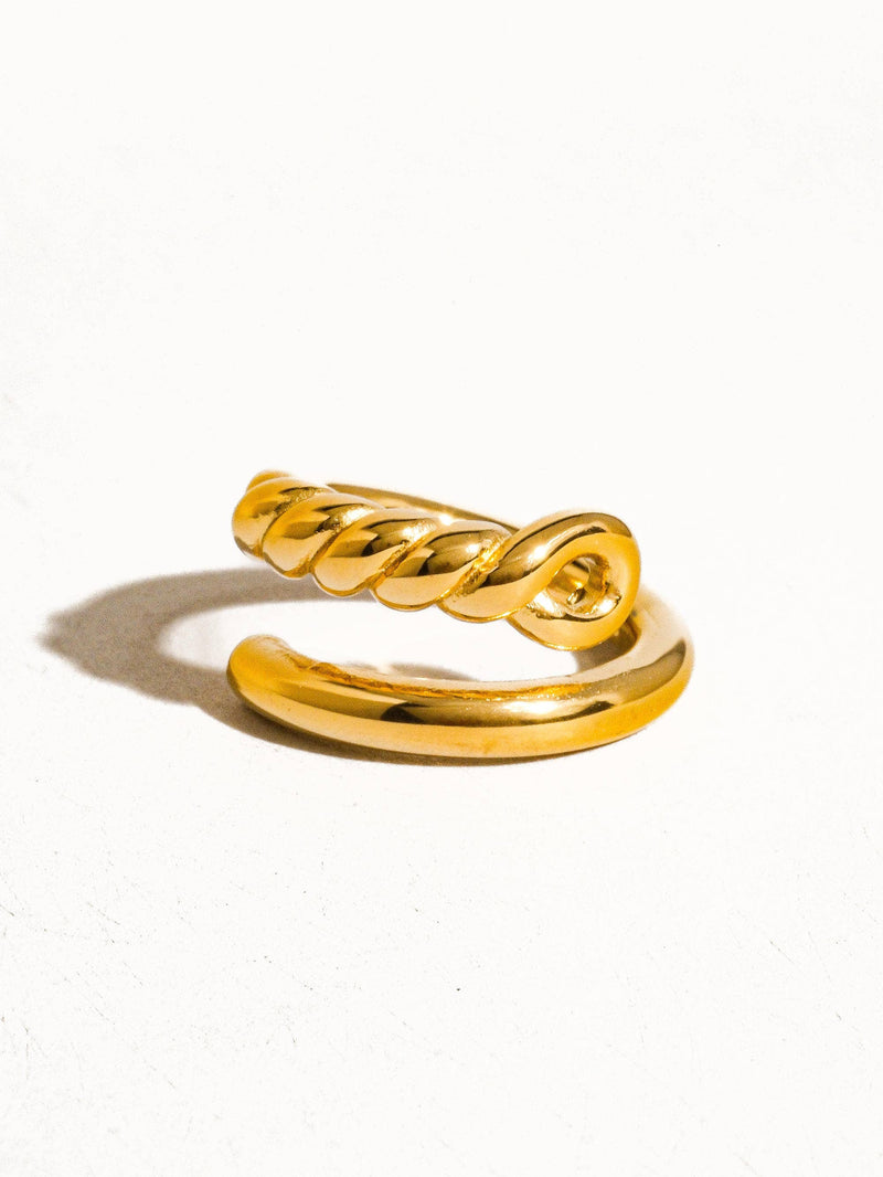 Zendaya |  18K Gold Non-Tarnish Braided Ring