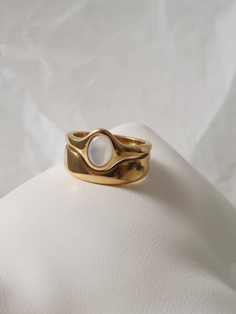 Alouette | 18K Gold Non-Tarnish Stone Wave Ring