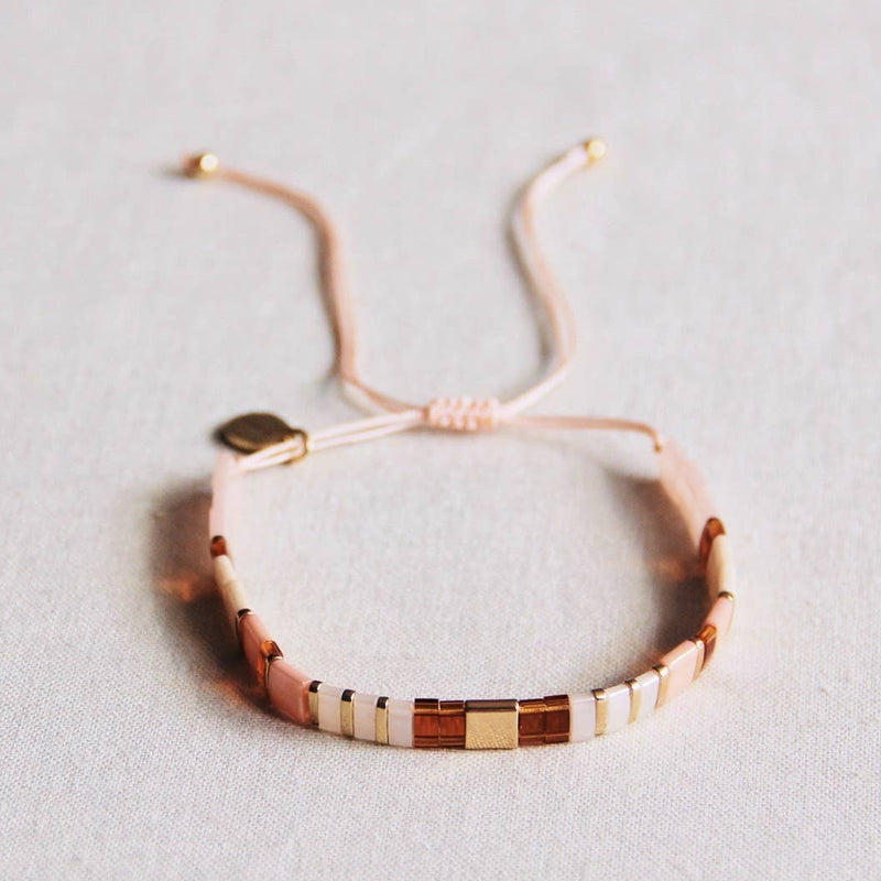 Tilabead bracelet salmon/rust/nude/goldplated