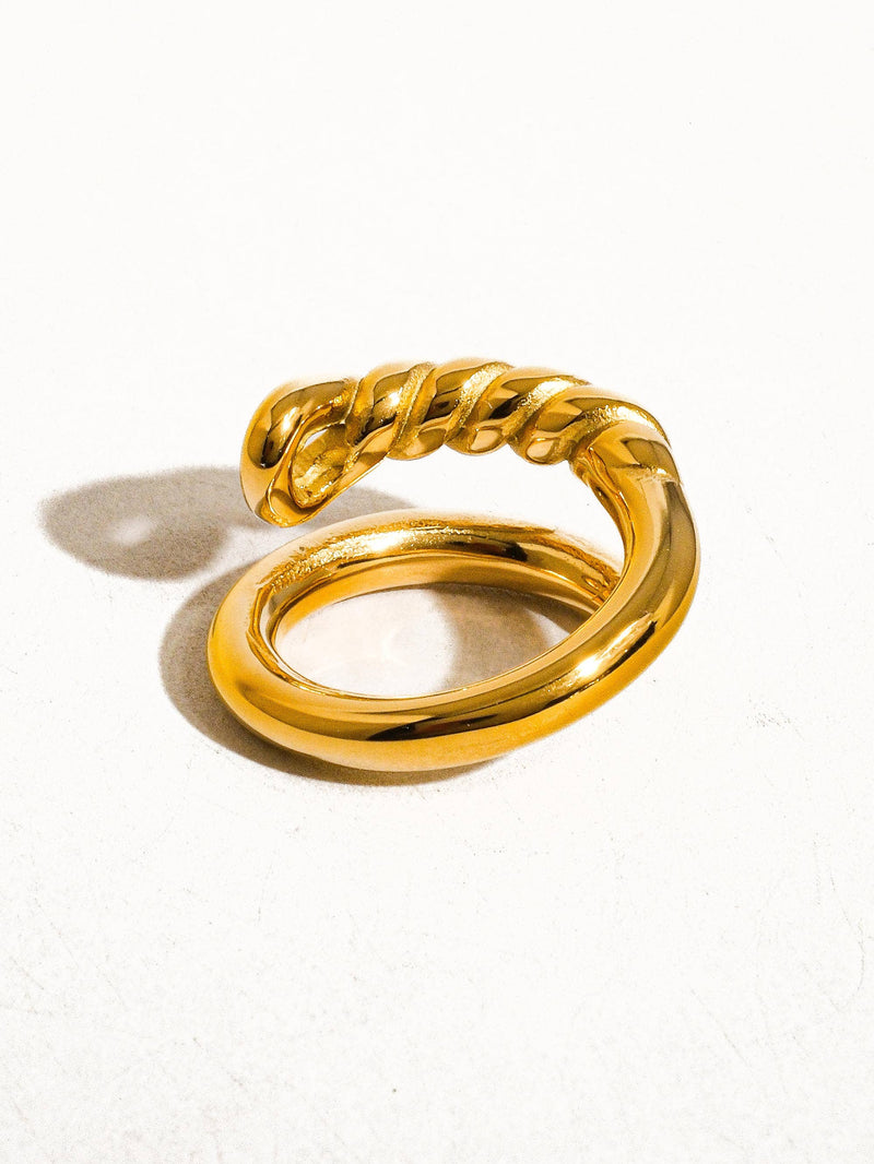 Zendaya |  18K Gold Non-Tarnish Braided Ring