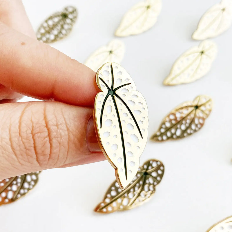 11 Styles of Lapel Pin Botanica